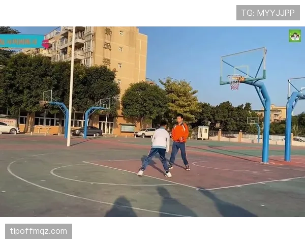 运球变向规则解析：如何合法完成变向动作避免走步违例